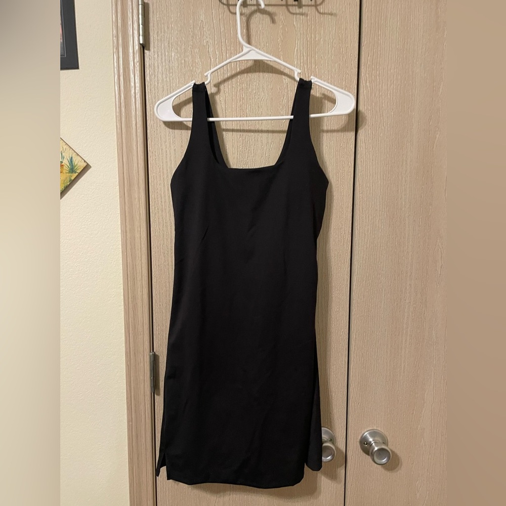 Old Navy Women’s Powersoft Active Dress With Built in Bra and Shorts Size Small